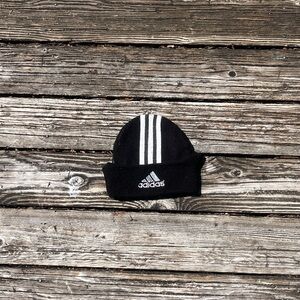 Adidas cozy fall and winter beanie racing white stripes